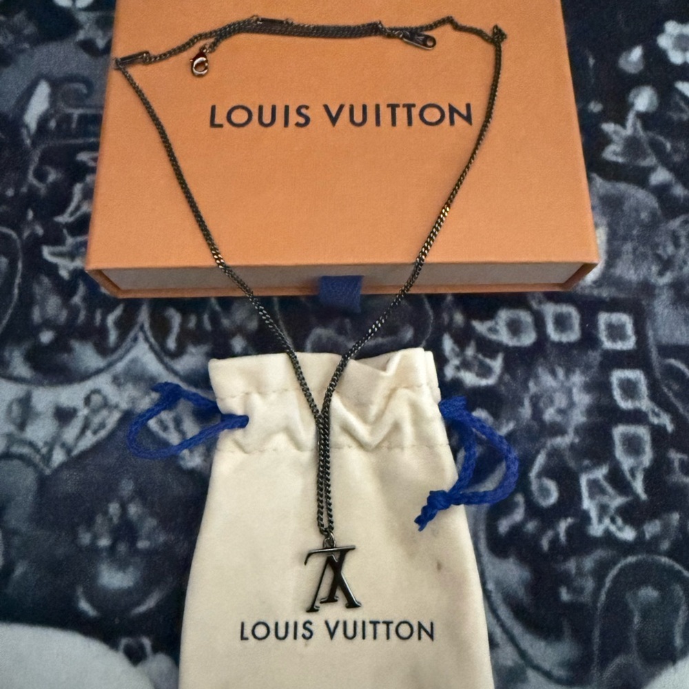 Louis Vuitton Chain